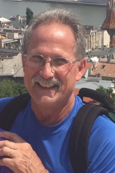 Glen  Hueckel